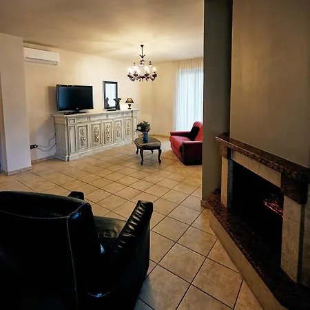 Spacious Vintage Style Apartment *